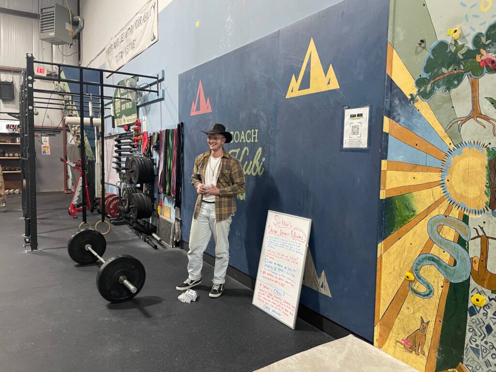 Our head route setter eamon announcing the rules of the setters showdown bouldering competition 